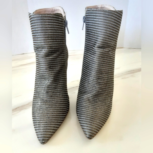 QUPID Metallic Silver Gold Pewter Stiletto Ankle Boots Sz 7M - Picture 5 of 9